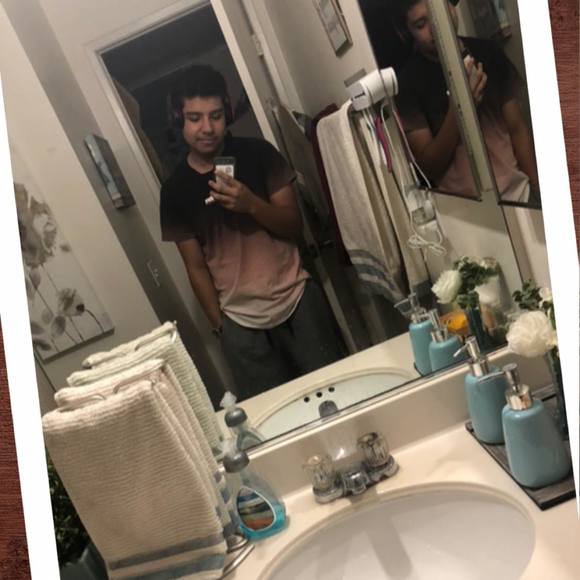 Meet your Posher, Javier - Picture 1 of 1